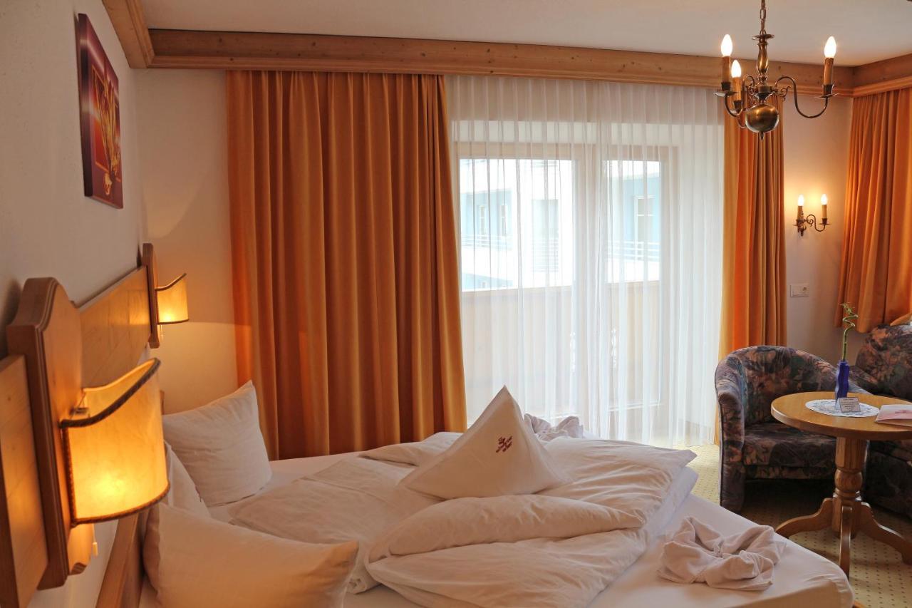 Hotel Schwarzer Adler 4*