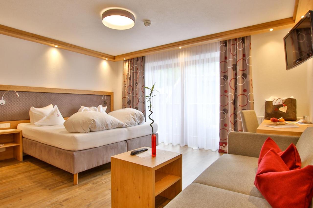 Hotel Schwarzer Adler 4*