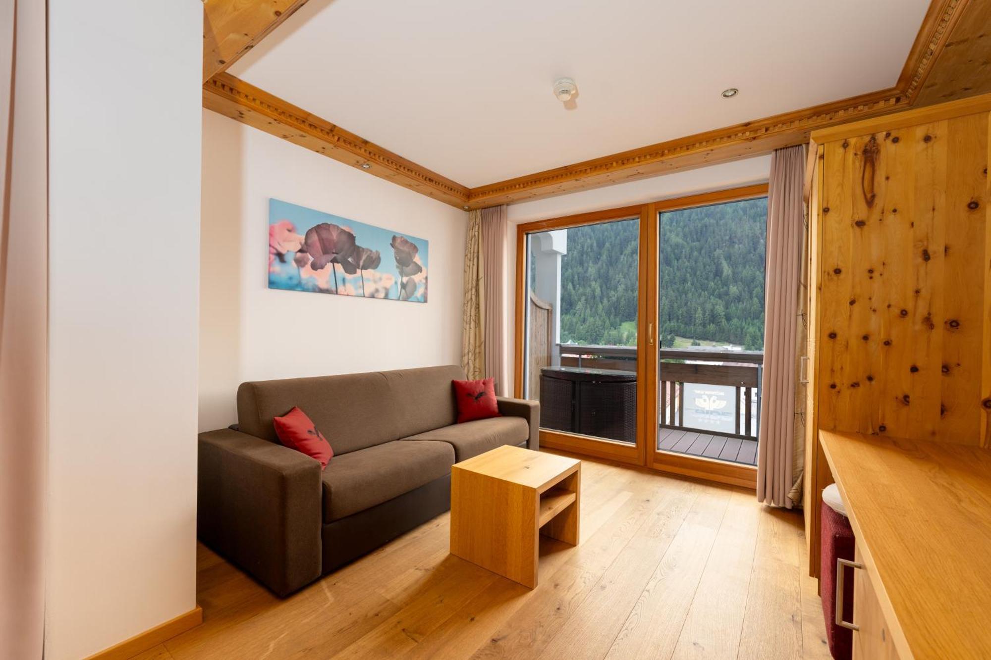 Hotel Schwarzer Adler 4*