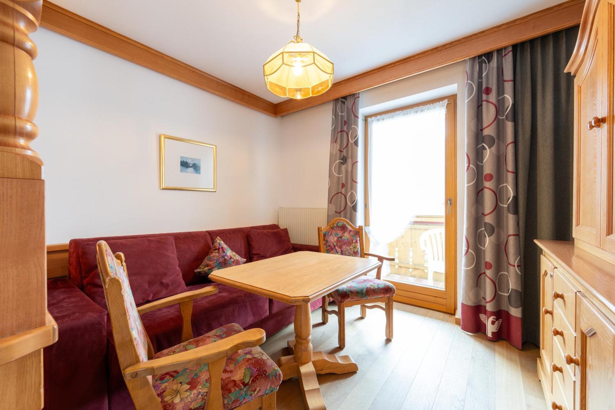 Hotel Schwarzer Adler 4*